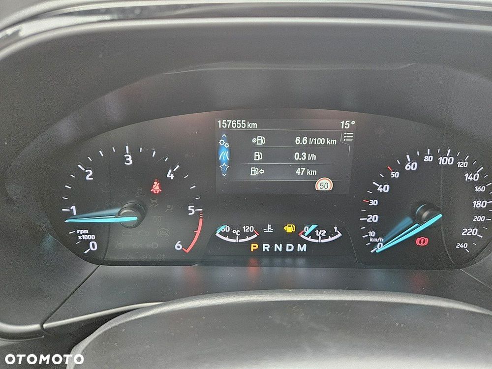 Ford Focus 1.5 EcoBlue Start-Stopp-System ST-LINE DESIGN - 24