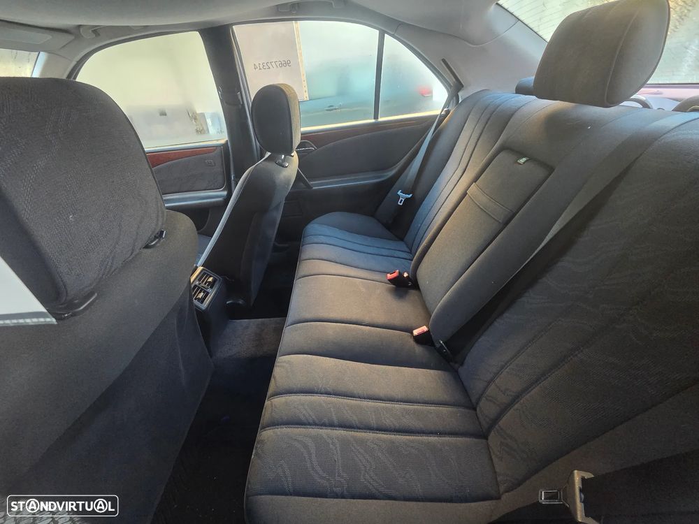 Mercedes-Benz E 200 CDi Classic - 4