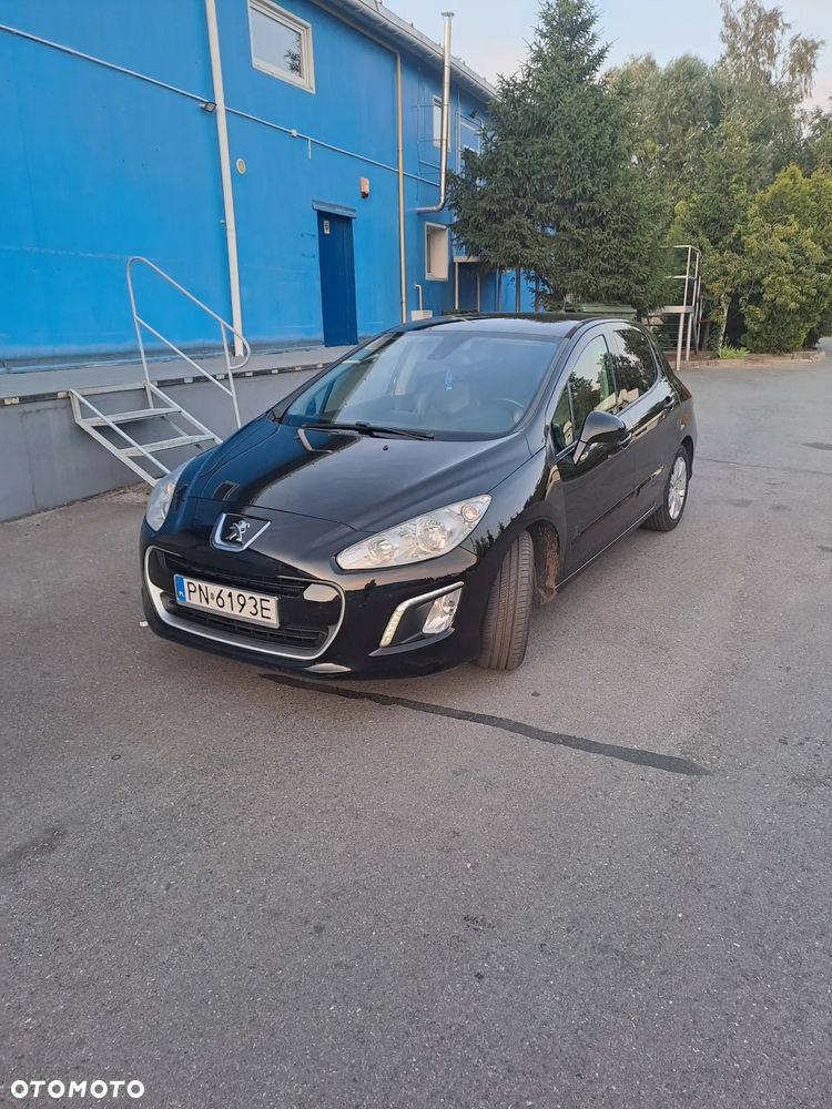 Peugeot 308 2012 photo 2