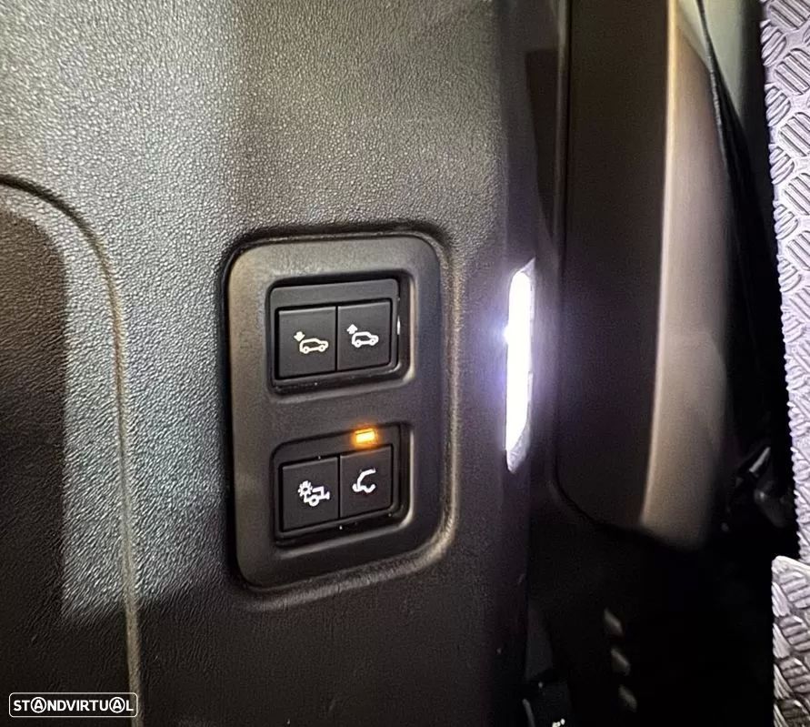 Land Rover Defender 7L 3.0 I6 110 AWD X-Dynamic HSE - 57