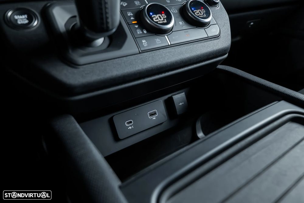 Land Rover Defender 2.0 P400e 110 AWD X-Dynamic HSE - 30