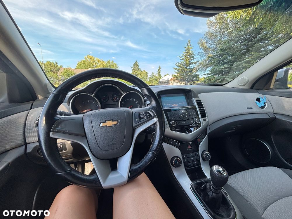 Chevrolet Cruze 1.8 LT+ - 12