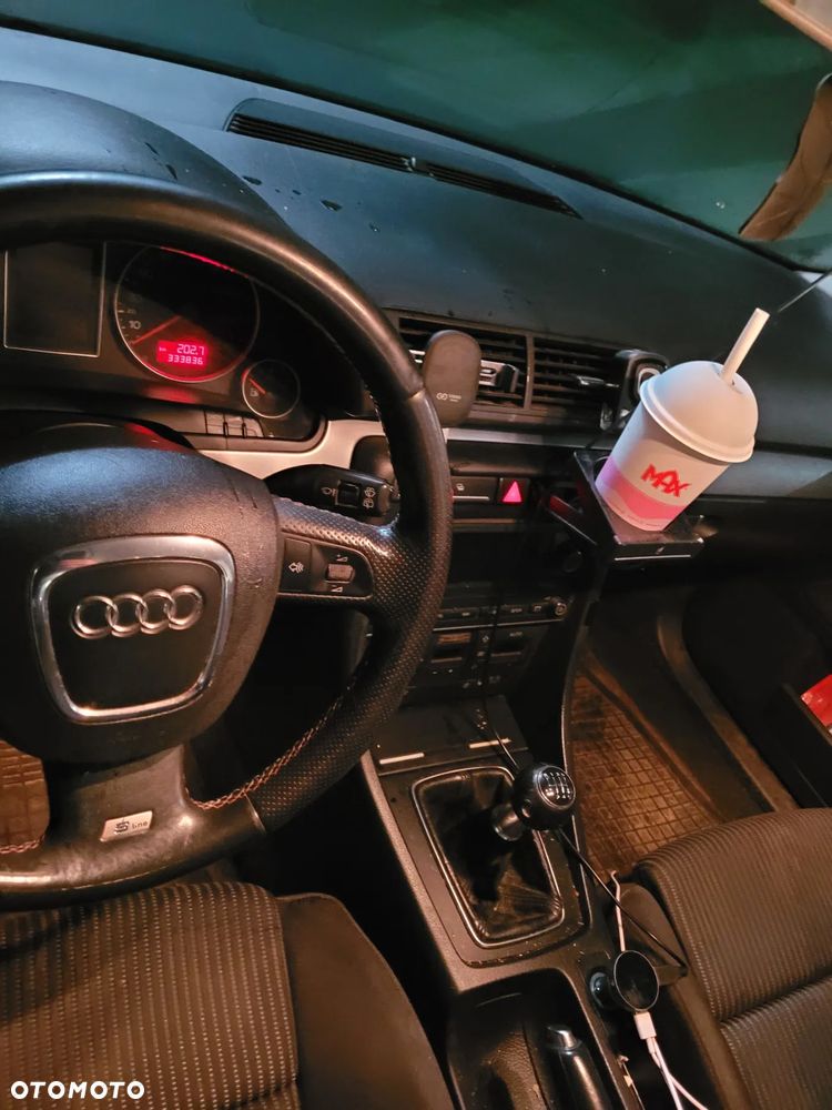 Audi A4 - 4