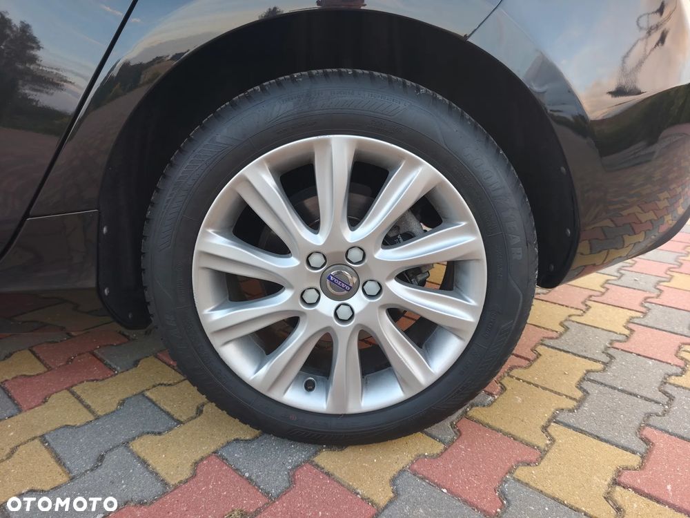 Volvo V40 D2 Summum - 32
