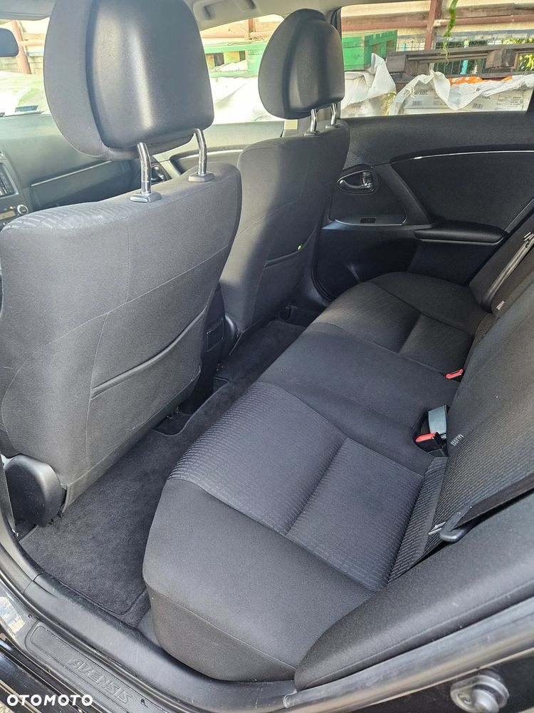 Toyota Avensis 1.8 Sol plus NAVI - 19