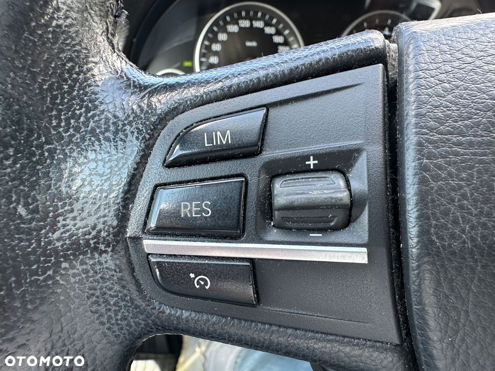 BMW Seria 5 520i Luxury Line - 18