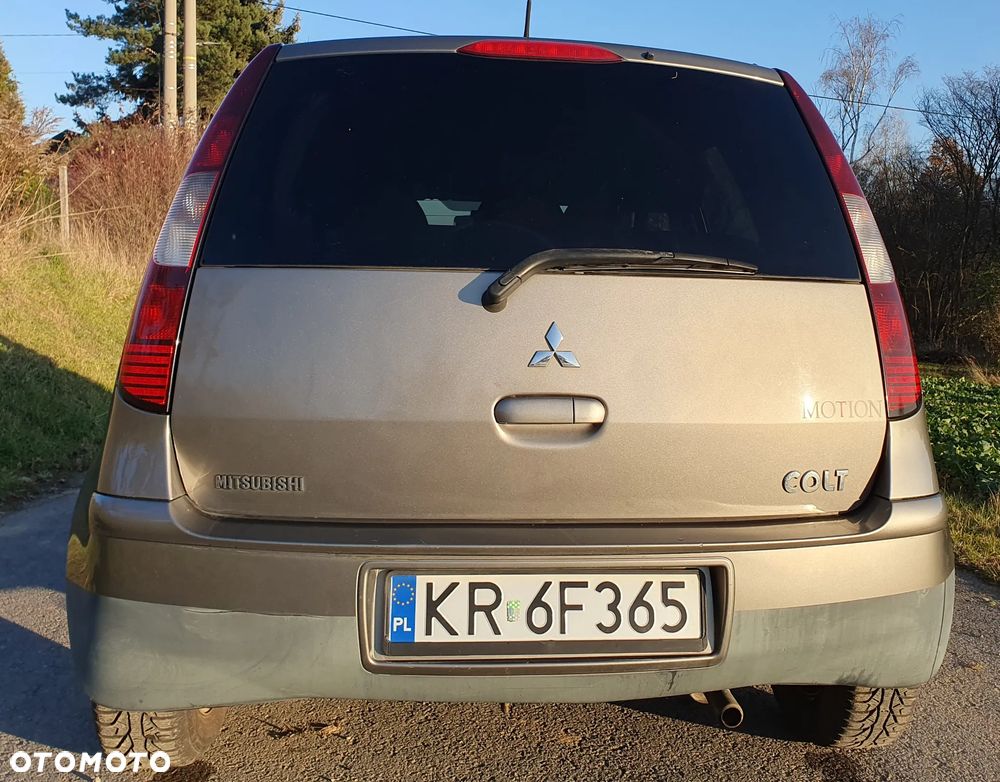 Mitsubishi Colt - 4