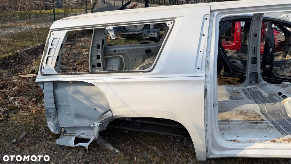 O3 CADILLAC ESCALADE IV 2014 - ESV ĆWIARTKA BŁOTNIK POSZYCIE PRAWY TYŁ TYLNY - 1