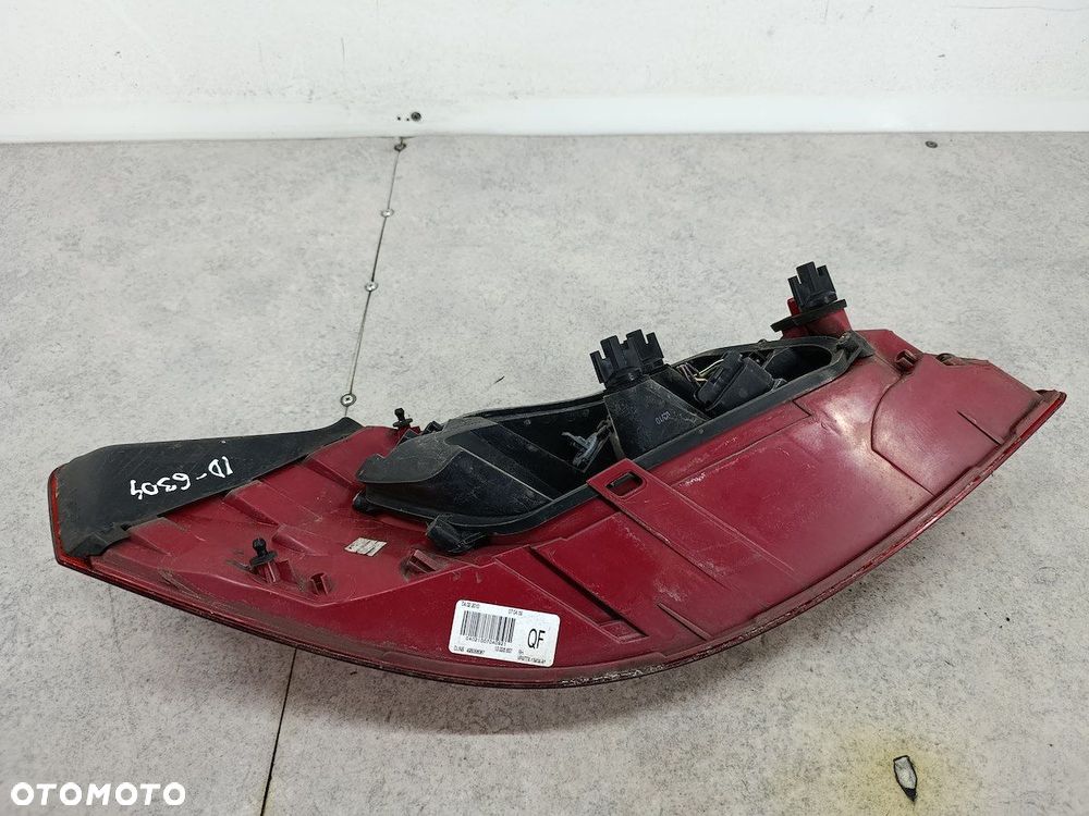 LAMPA TYLNA PRAWA OPEL INSIGNIA A 13226857 VP9TTX-13404-A  VISTEON KOMBI - 9