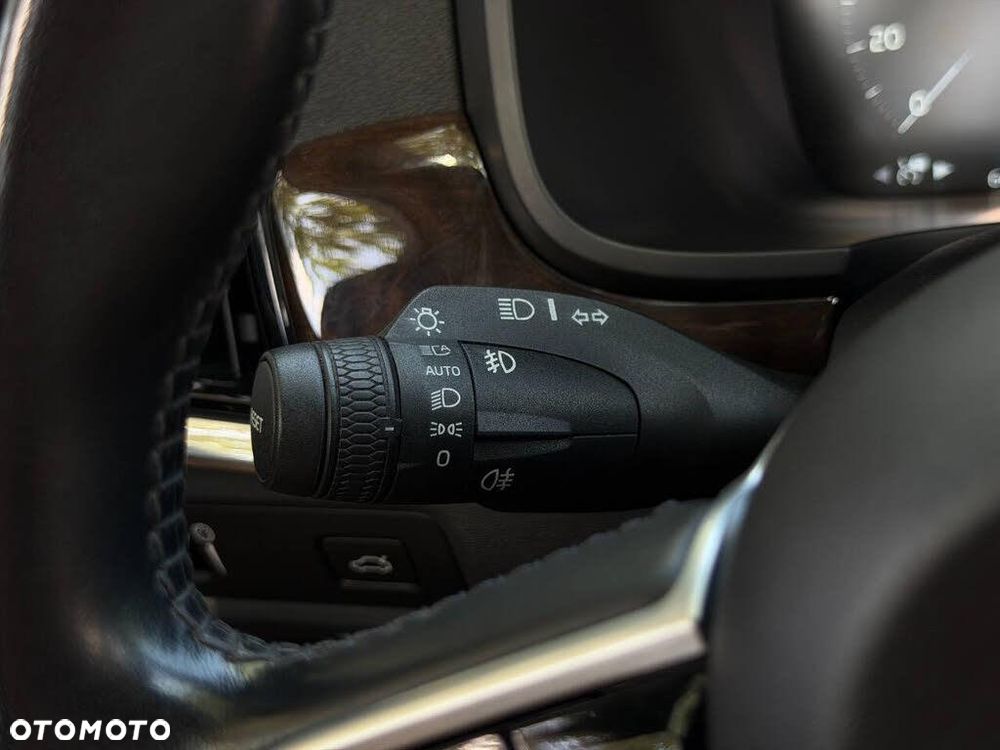 Volvo S90 T6 AWD Momentum - 17