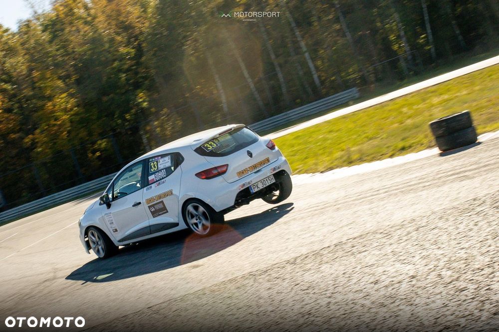 Renault Clio TCe 220 EDC R.S Trophy - 5