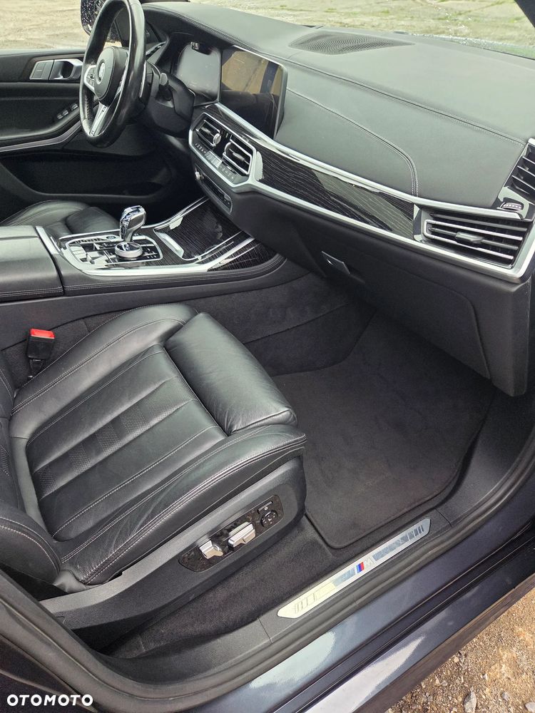 BMW X7 M50i - 8