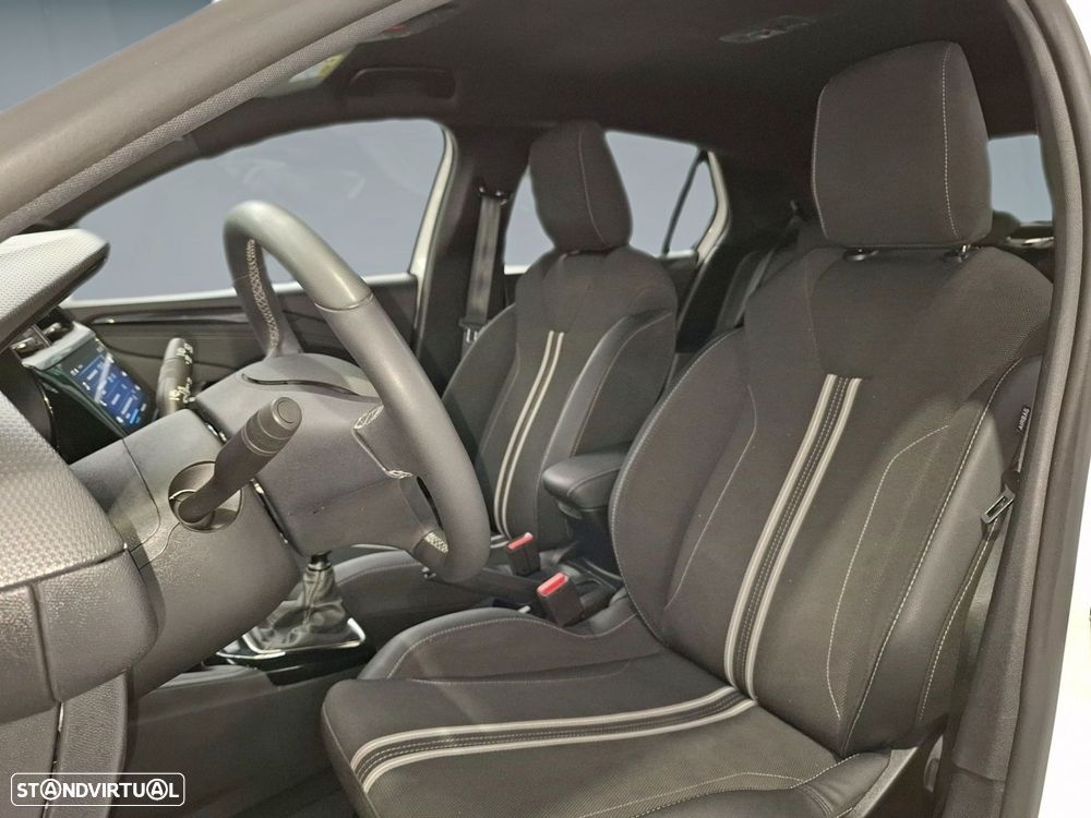 Opel Corsa 1.2 T GS - 11