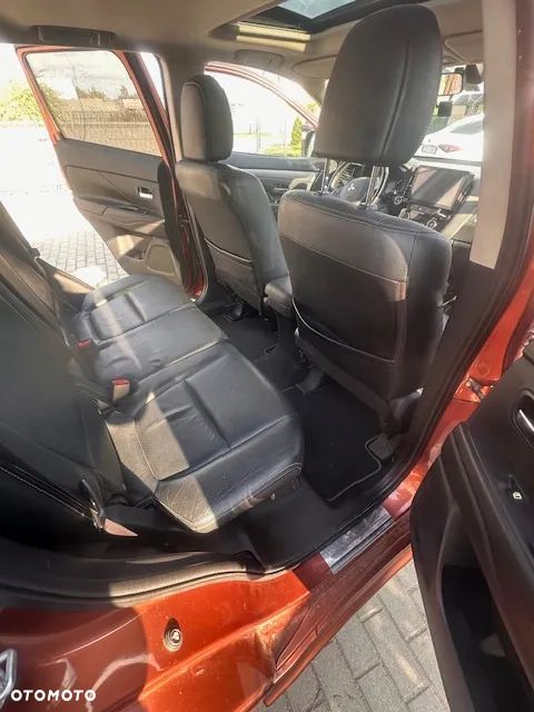 Mitsubishi Outlander 2.2 DI-D 4WD Instyle - 10