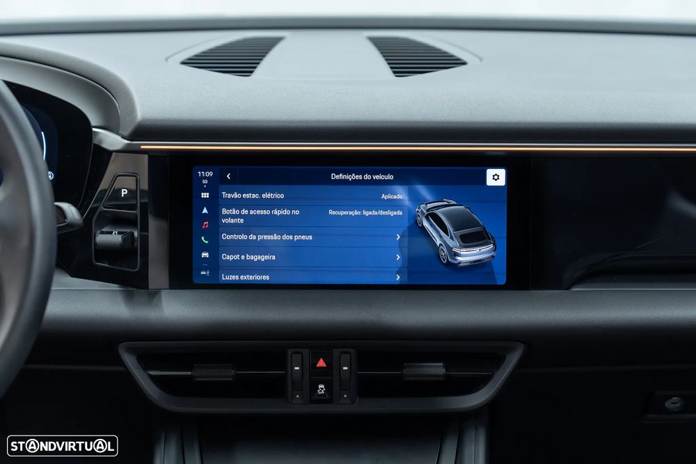 Porsche Macan Electric - 46
