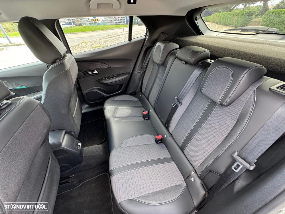 Peugeot 2008 1.5 BlueHDi Allure Pack - 11