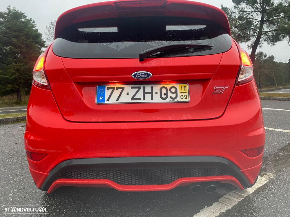 Ford Fiesta 1.6 EcoBoost ST - 12