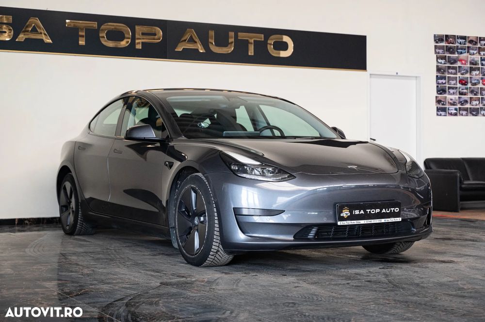 Tesla Model 3 - 12