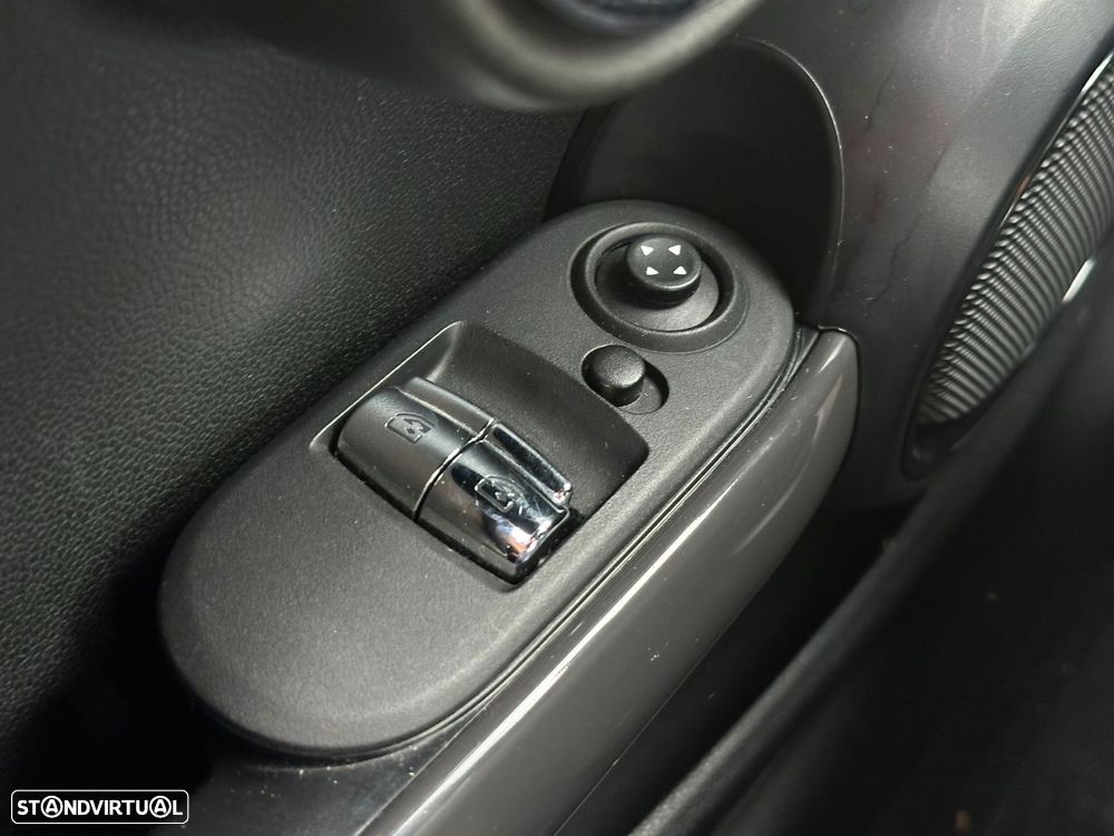 MINI 3 Portas One Blackyard - 13