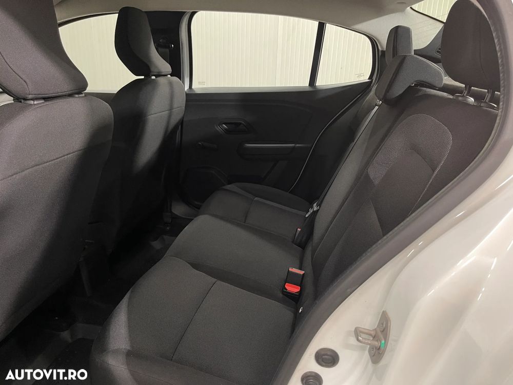 Dacia Logan TCe 90 Essential - 12