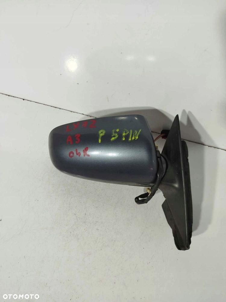 LUSTERKO PRAWE PRZEDNIE AUDI A3 8P 05-08 LX7Z 5 PIN - 4