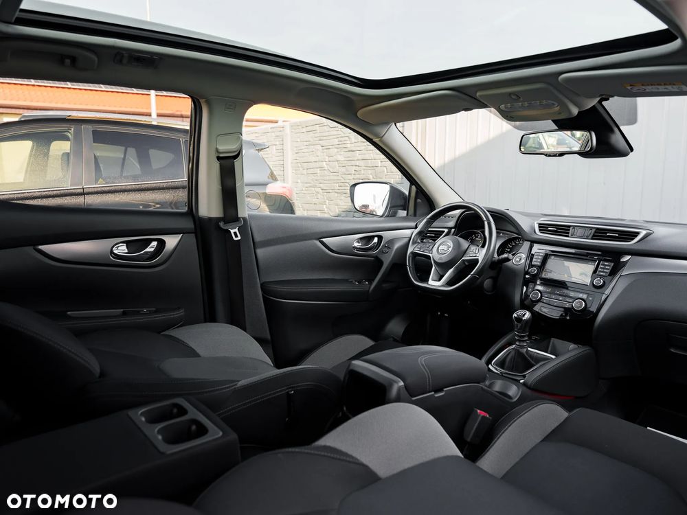 Nissan Qashqai 1.2 DIG-T N-Connecta EU6 - 20