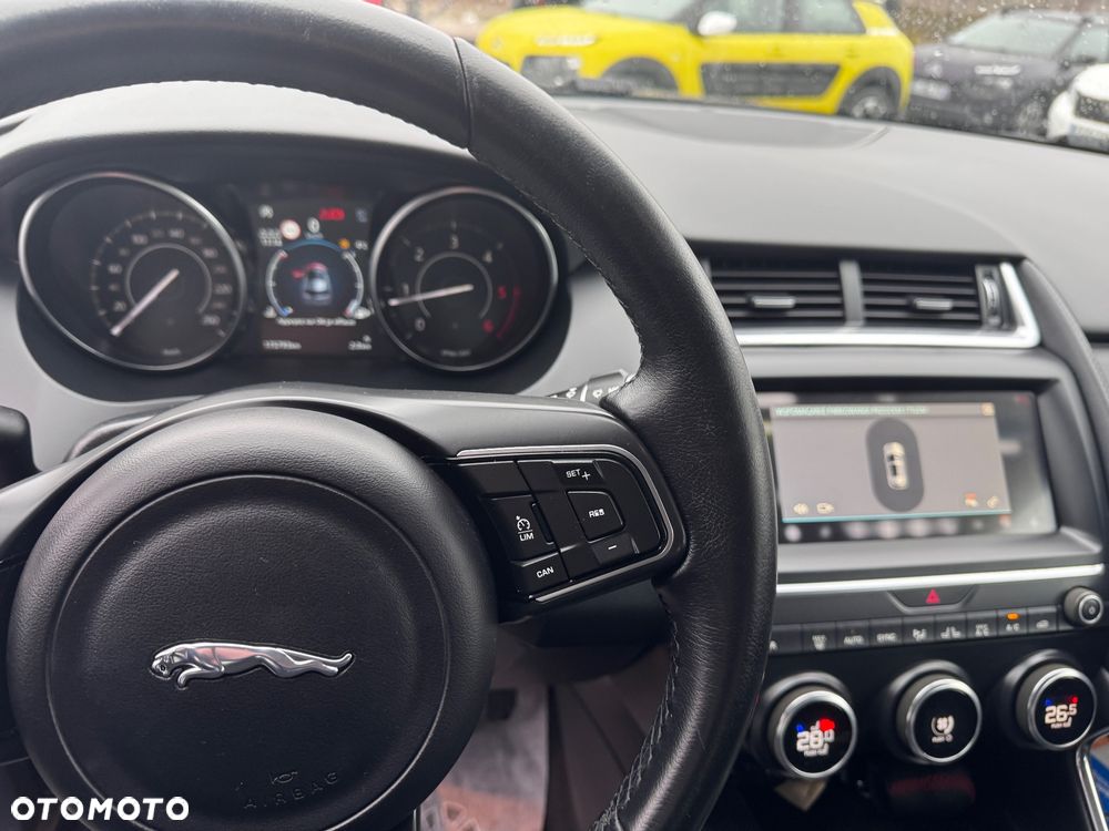 Jaguar E-Pace - 12
