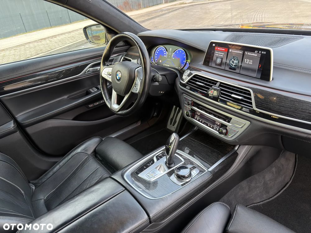 BMW Seria 7 - 26