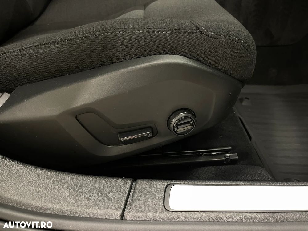 Volvo S60 B4 MHEV AT Plus Dark - 22