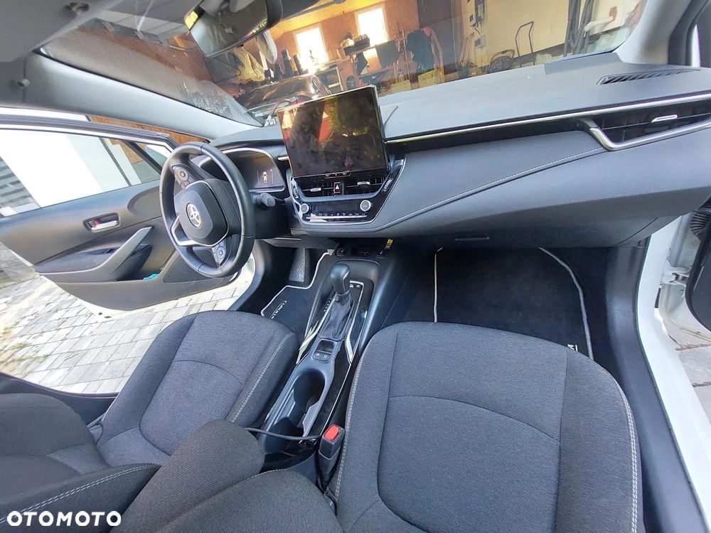 Toyota Corolla 1.8 Hybrid Comfort - 10