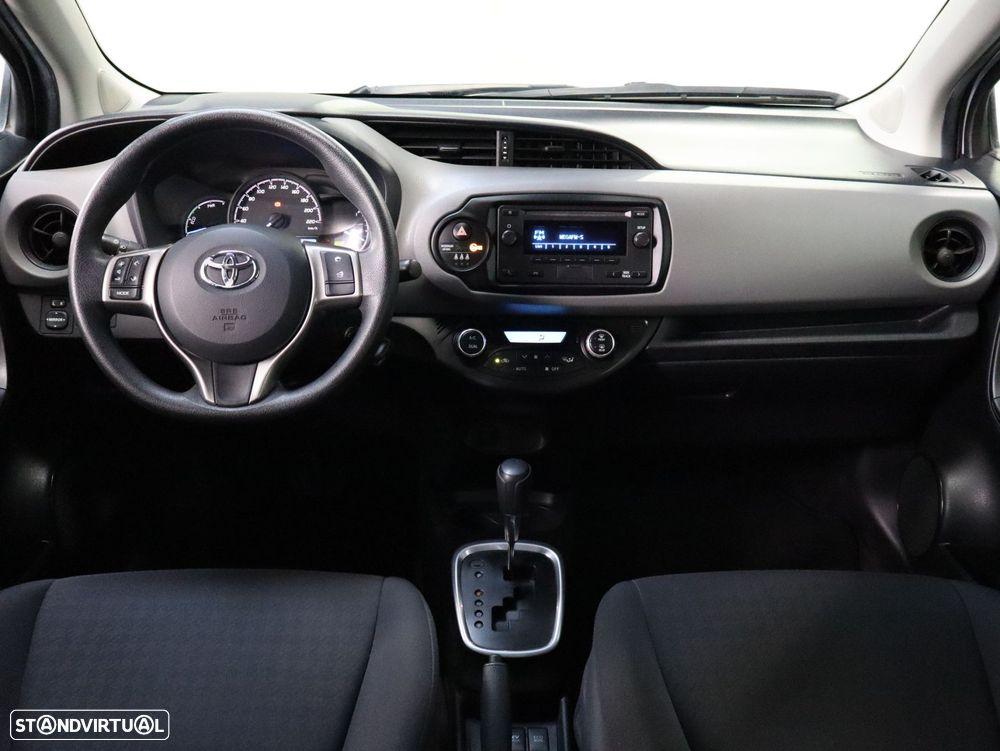 Toyota Yaris 1.5 HSD Active - 8