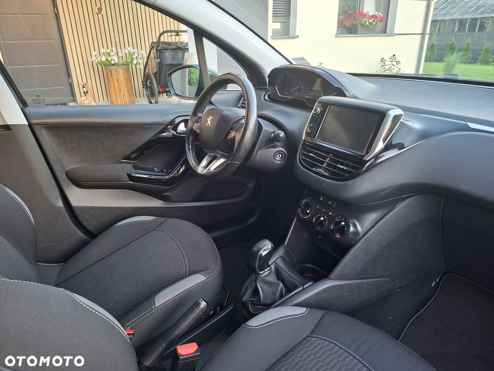 Peugeot 208 - 7