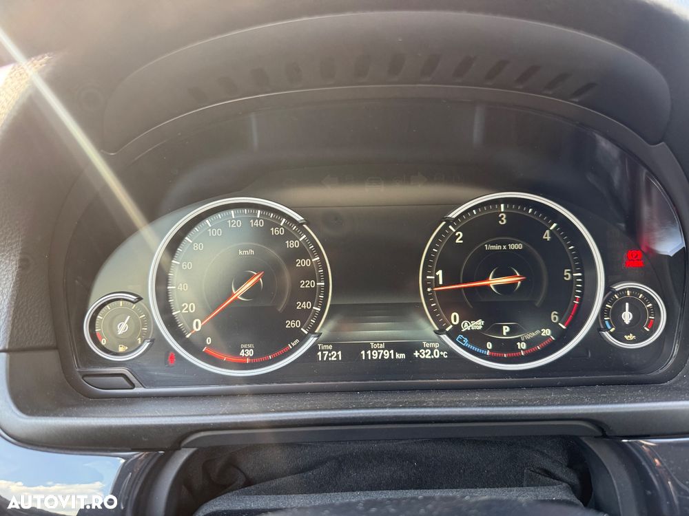 BMW Seria 5 525d xDrive AT - 11