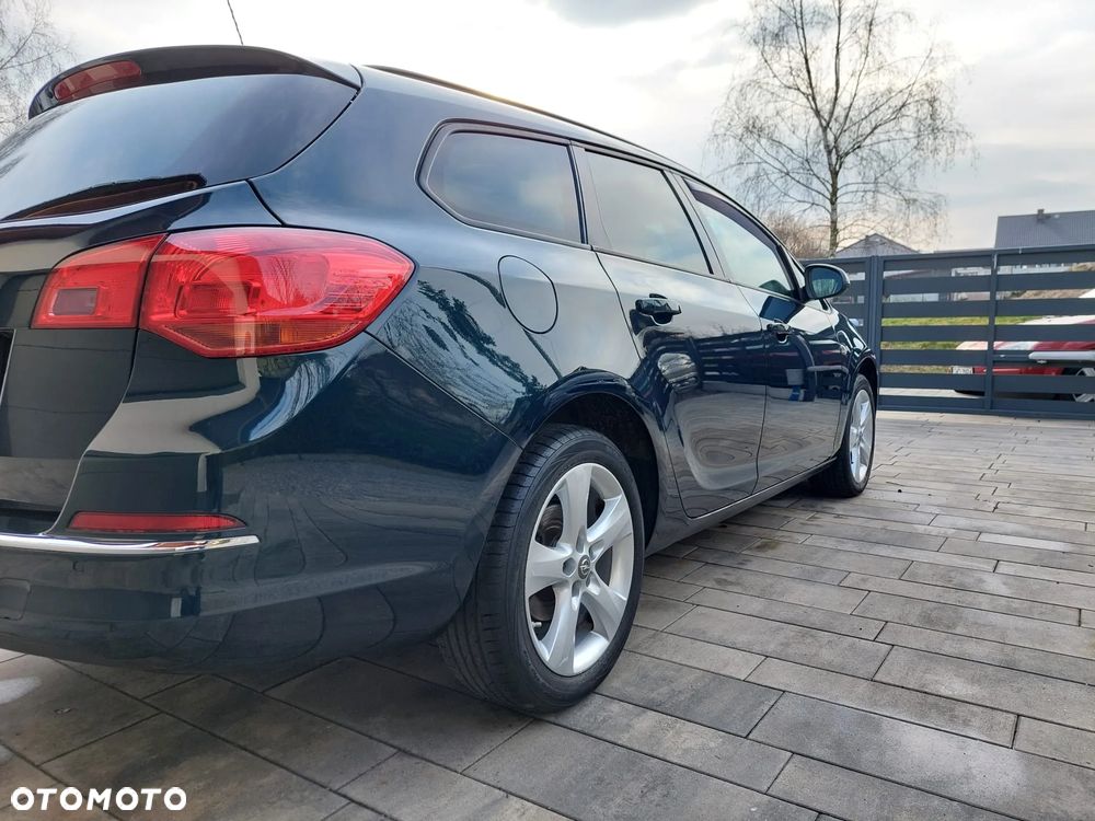 Opel Astra 1.4 Turbo Exklusiv - 36