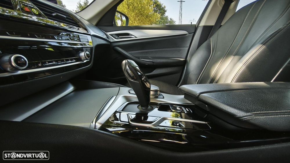 BMW 530 e xDrive Aut. Luxury Line — fotografia 23