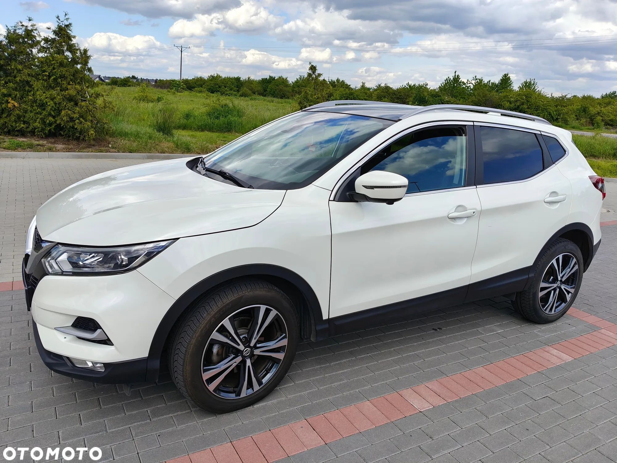Nissan Qashqai 1.3 DIG-T N-Connecta - 1