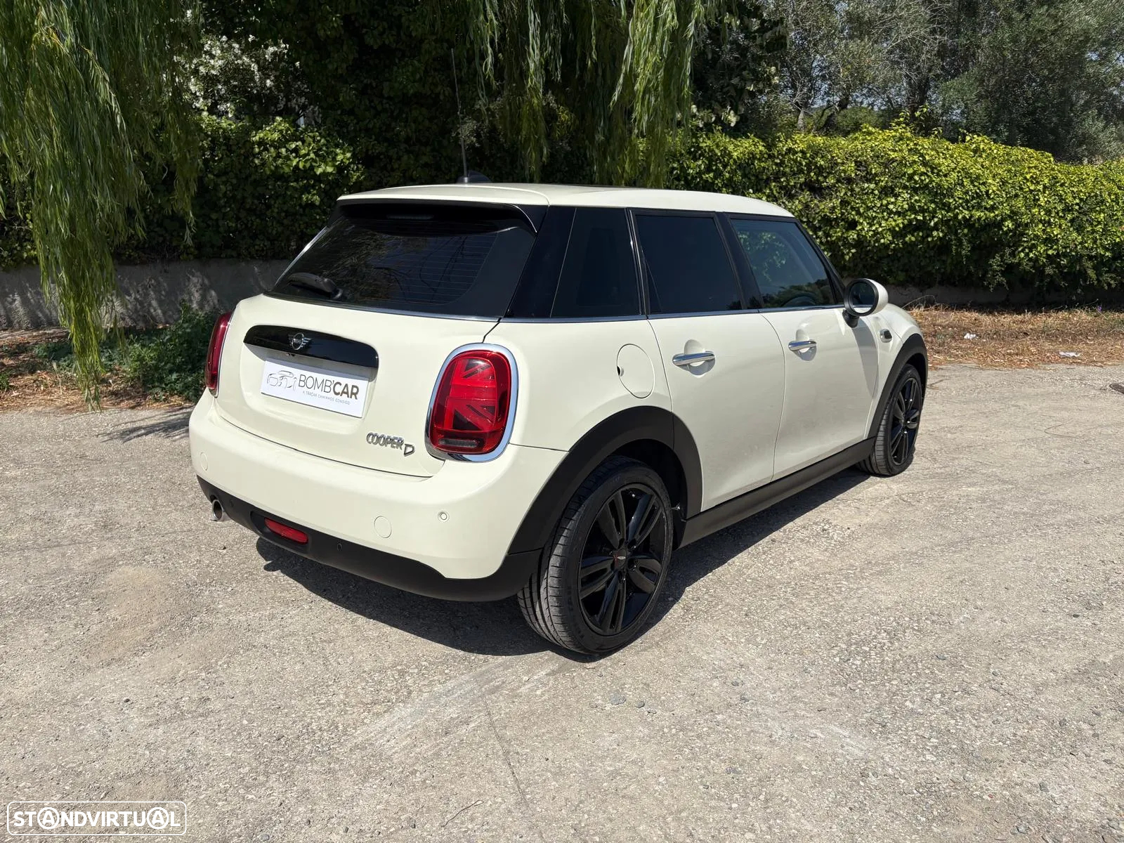 MINI 5 Portas Cooper D Aut. - 51