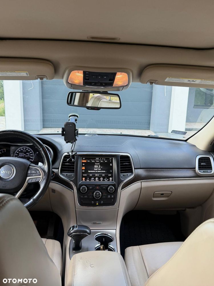 Jeep Grand Cherokee - 30