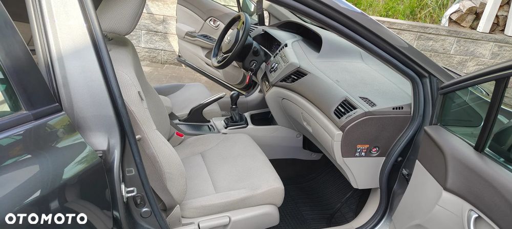 Honda Civic 1.8 i-VTEC Comfort - 11