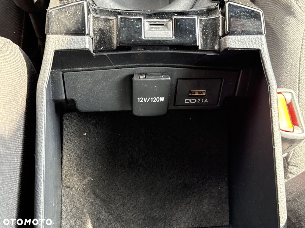 Toyota Corolla 2.0 Hybrid Comfort - 25