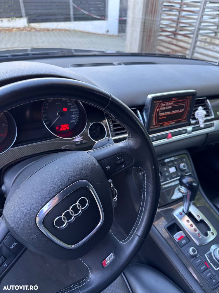Audi S8 - 9