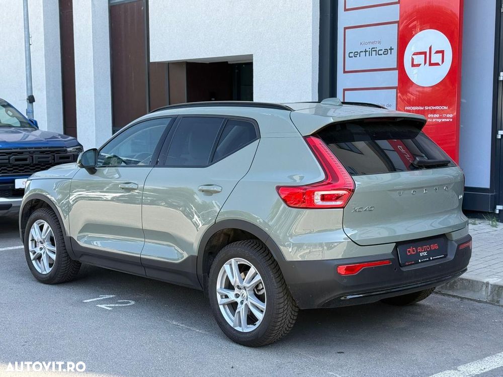 Volvo XC 40 B4 AT FWD MHEV Plus Dark - 11