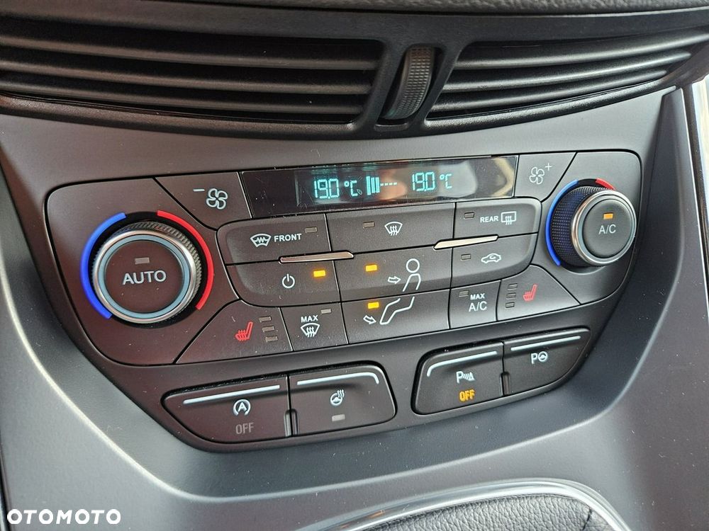 Ford Kuga 2.0 TDCi FWD Titanium - 33