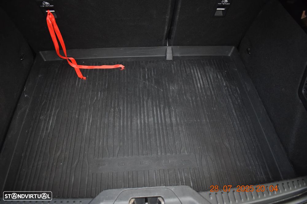 Ford Focus 1.5 TDCi ST-Line - 13