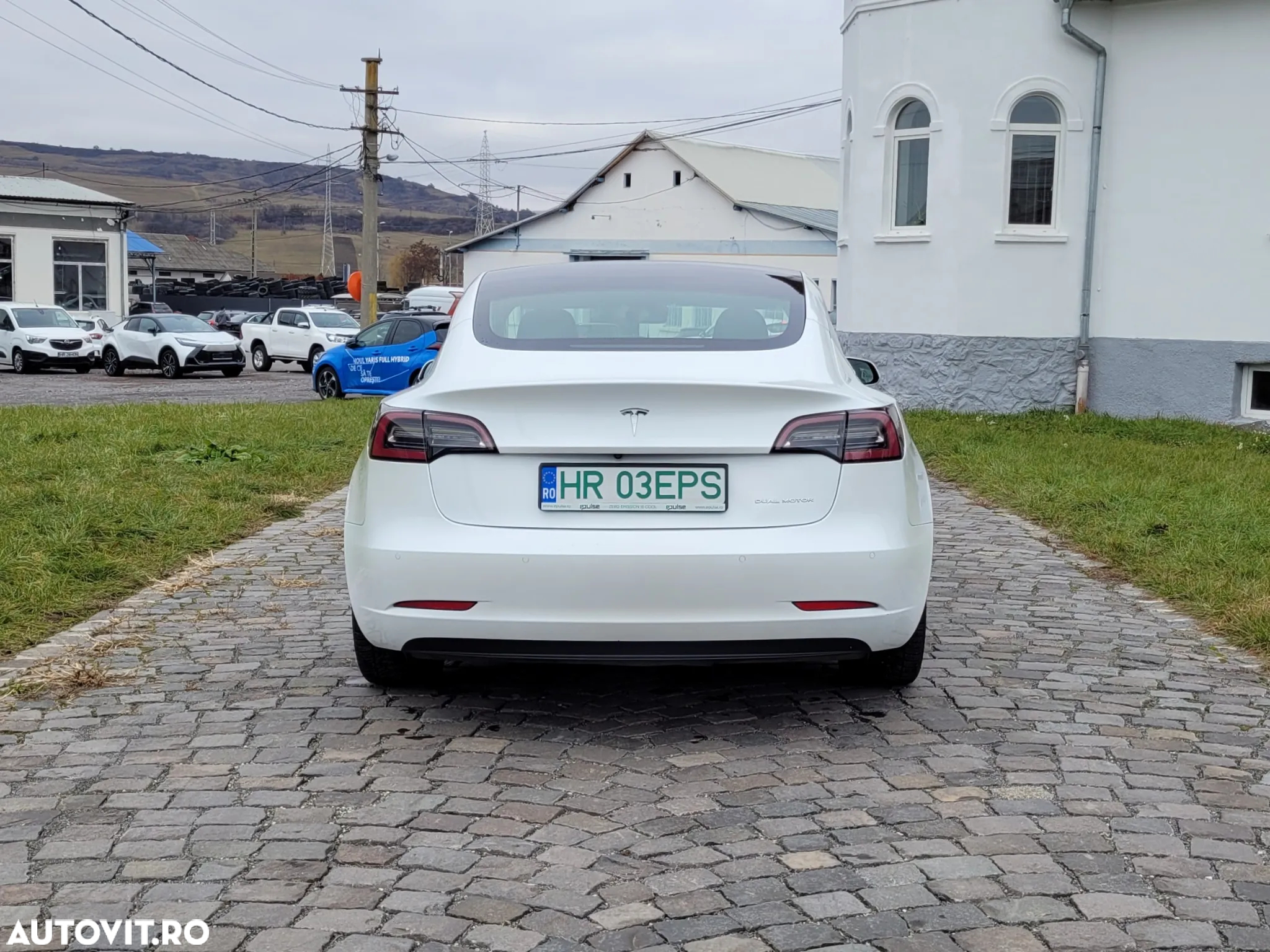 Tesla Model 3 - 4
