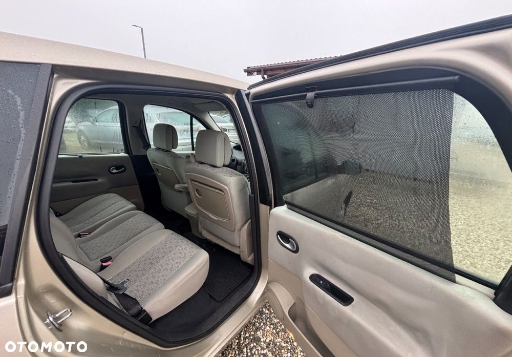 Renault Scenic - 18