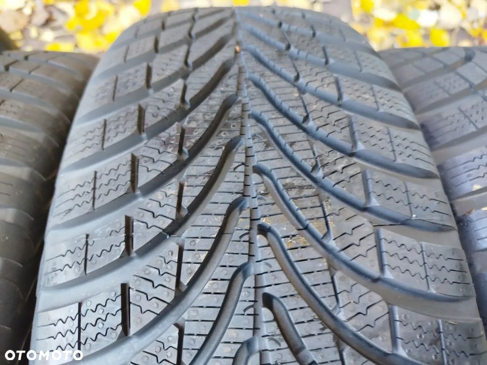215/65R16 98H Apollo Alnac 4Gwinter 4x Nieużywane przecena o 40% - 3