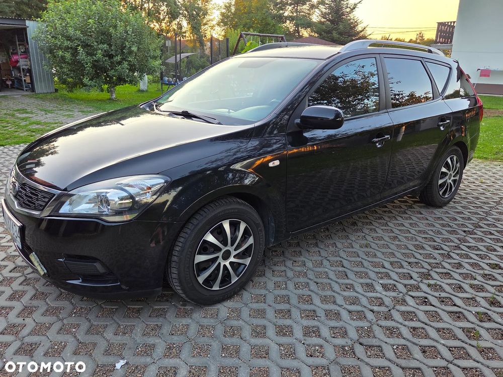 Kia Ceed - 4
