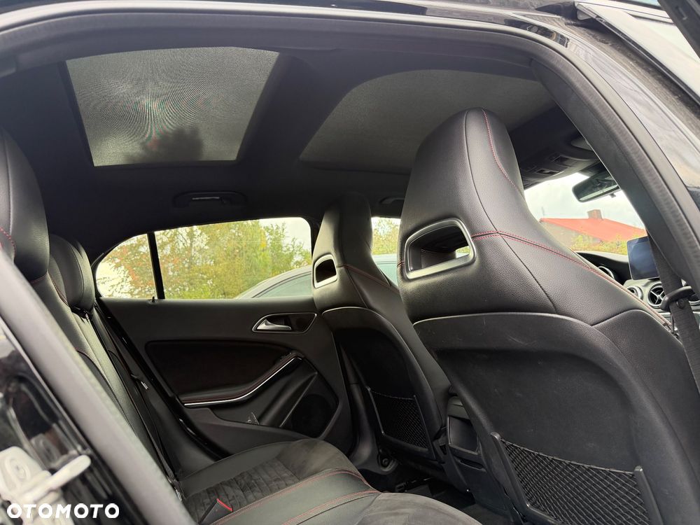 Mercedes-Benz GLA 200 d 4Matic 7G-DCT AMG Line - 14