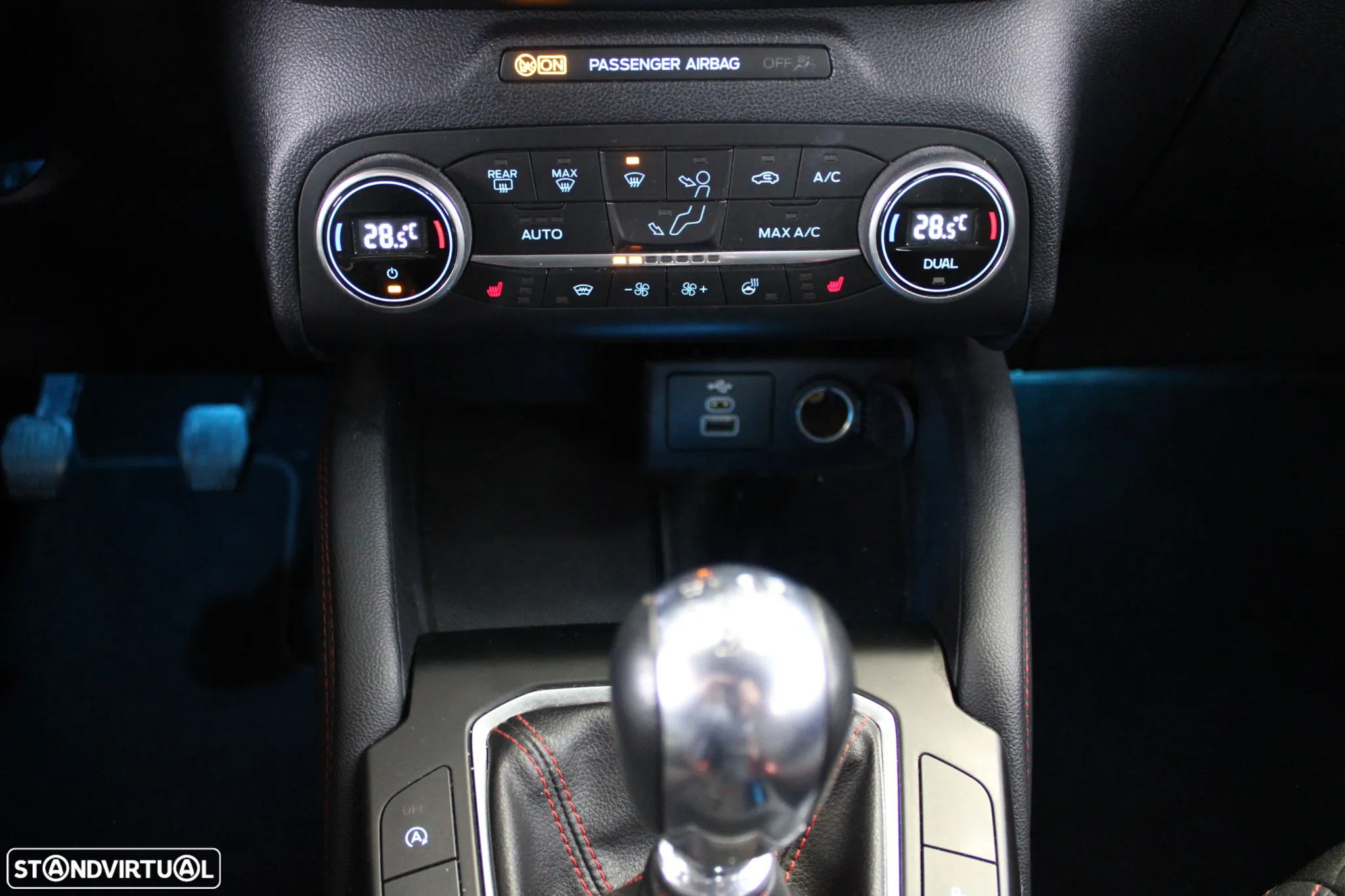 Ford Kuga 1.5 EcoBoost ST-Line - 16